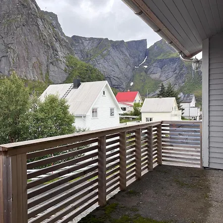 Reine With A View Nyaraló *